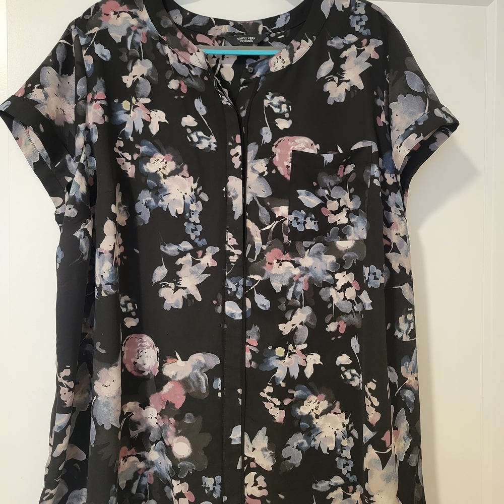 Simply Vera By Vera Wang Floral Black Women's Top, Size 2X
